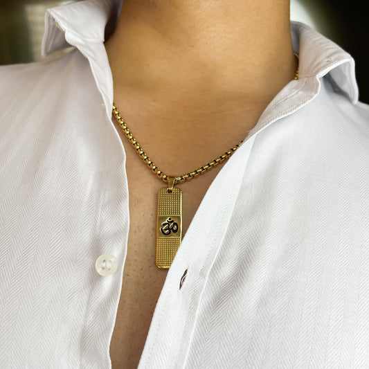 OM 22K Gold Pendant with Chain | Platted Dotted Pendant with Chain